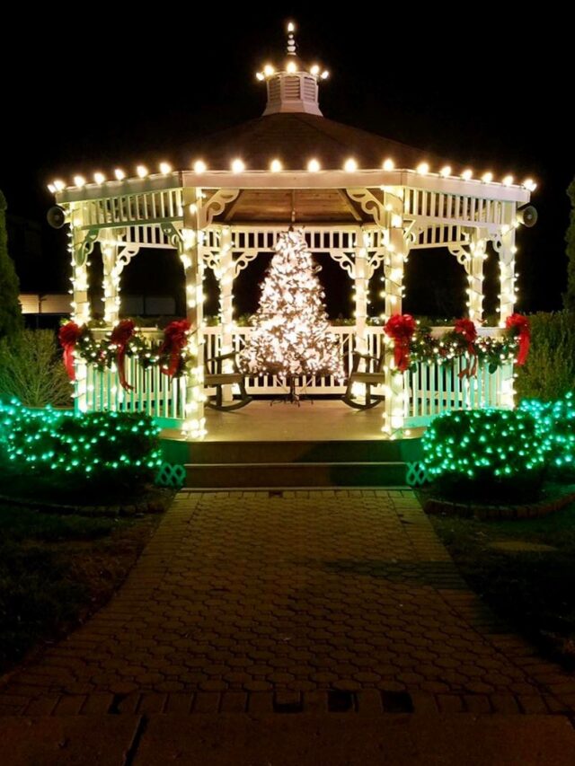 WAYNESVILLE: A FESTIVE CHRISTMAS TOWN IN OHIO STORY