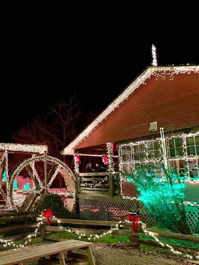 CHRISTMAS LIGHTS AT CLIFTON MILL STORY