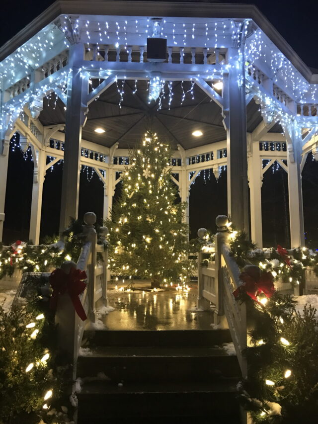 MAGICAL CLEVELAND CHRISTMAS LIGHTS DISPLAYS {2023} STORY