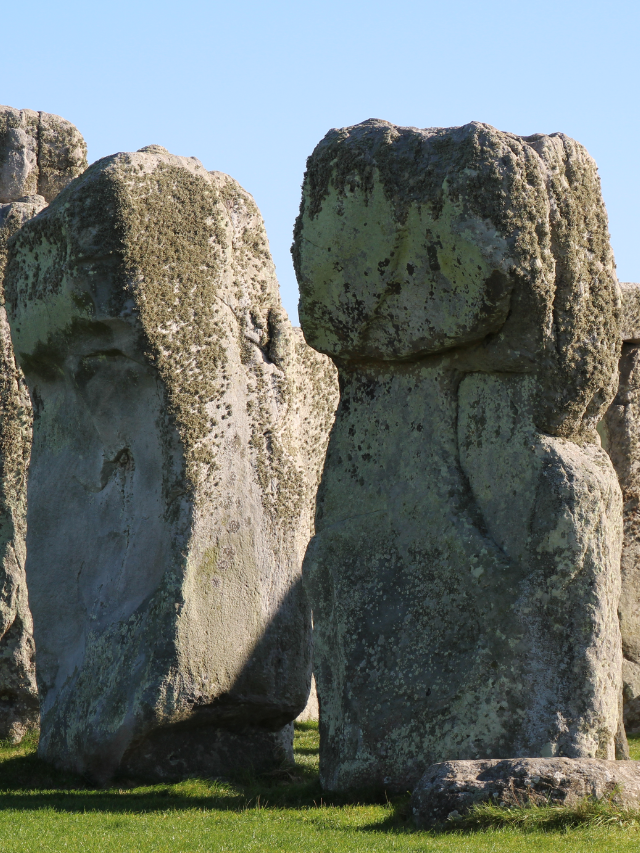 VISITING FANTASTIC STONEHENGE STORY