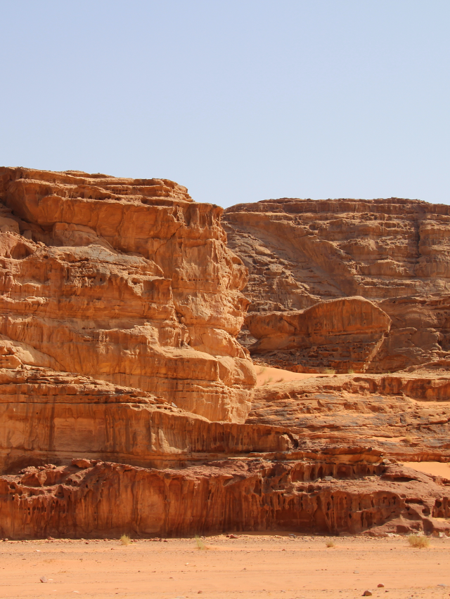 DISCOVERING WADI RUM DESERT IN JORDAN STORY